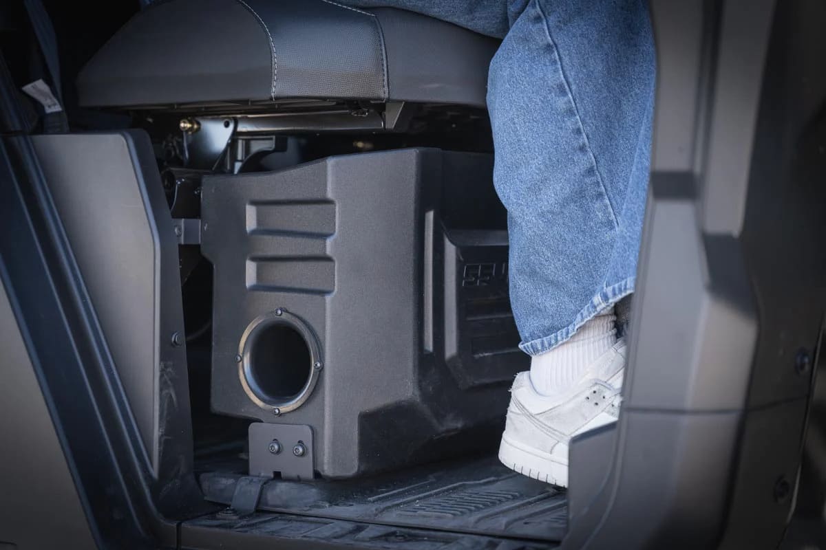 SSV Works '26+ Can-Am Defender HD11 4-Phase V-Spec 1.65 KW 5-Speaker Audio Kit