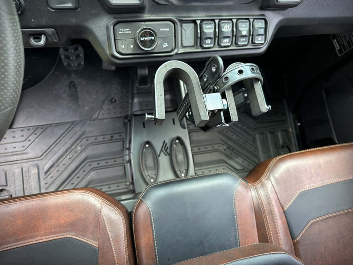 Thumper Fab CF Moto UForce U10 Pro Gun Mount & Center Floor Mount