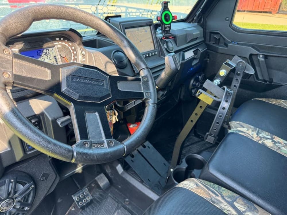 Thumper Fab Polaris Ranger XP 1000 Gun Mount - Center Floor Mount