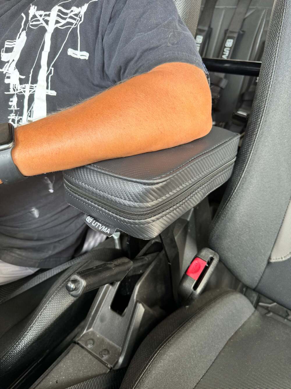 UTVMA '11-'14 Polaris RZR 800 & 900 Armrest w/ Bracket