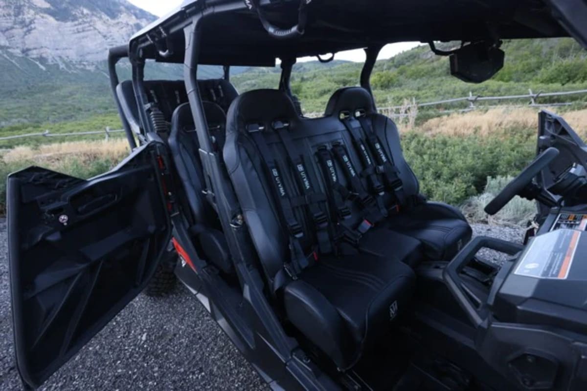 UTVMA '21-'25 Can-Am Commander Max Front Bench Seat w/ Harnesses